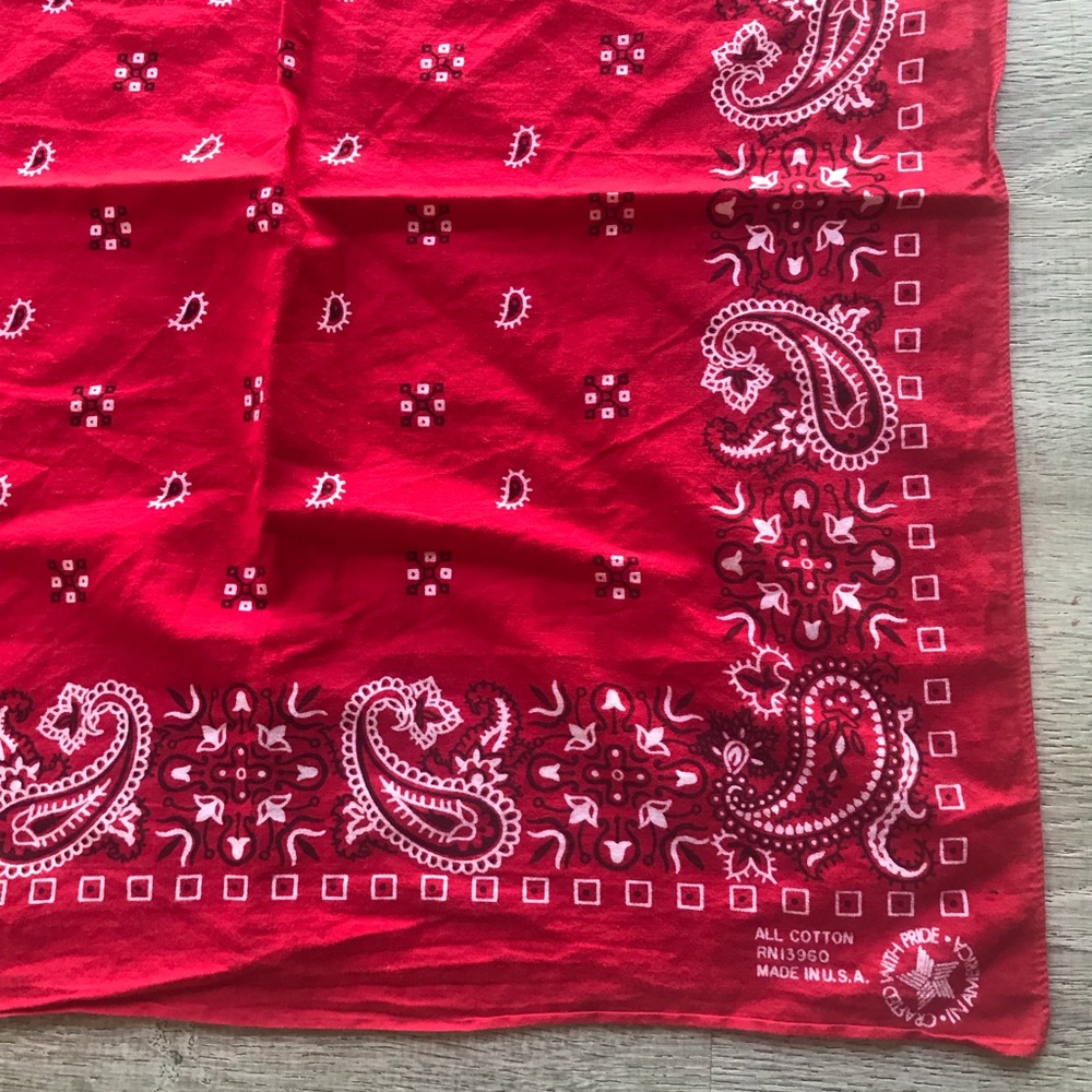 Vintage 100% Cotton Red Paisley RN13960 Bandana.